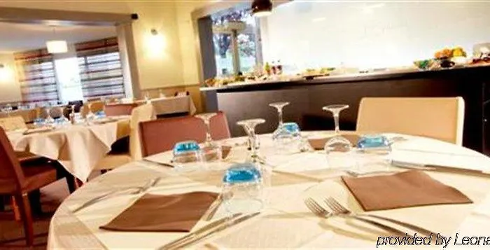 Hotel Kyriad Direct Lyon Eurexpo 3*