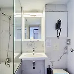 Hotel Kyriad Direct Lyon Eurexpo 3*