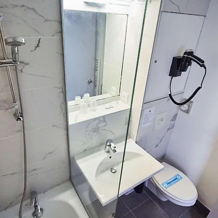 Hotel Kyriad Direct Lyon Eurexpo 3*