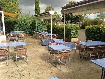 Отель Kyriad Direct Lyon Eurexpo 3*