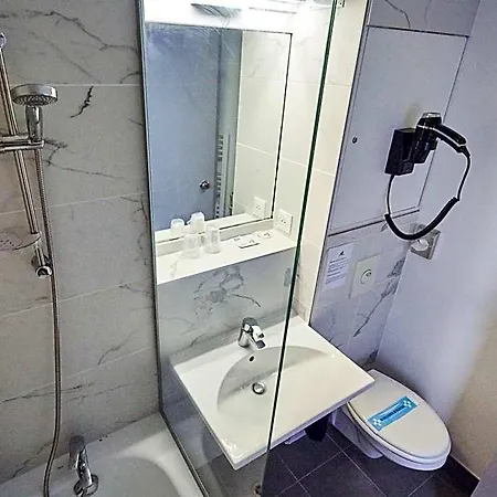 Kyriad Direct Lyon Eurexpo Hotel