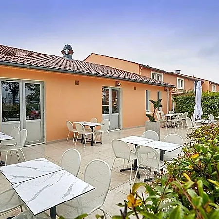 Kyriad Direct Lyon Eurexpo Hotel 3*