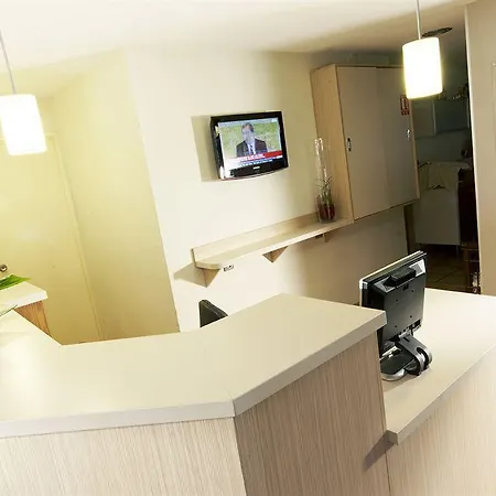 Kyriad Direct Lyon Eurexpo Hotel Bron