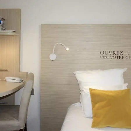 Kyriad Direct Lyon Eurexpo Hotel