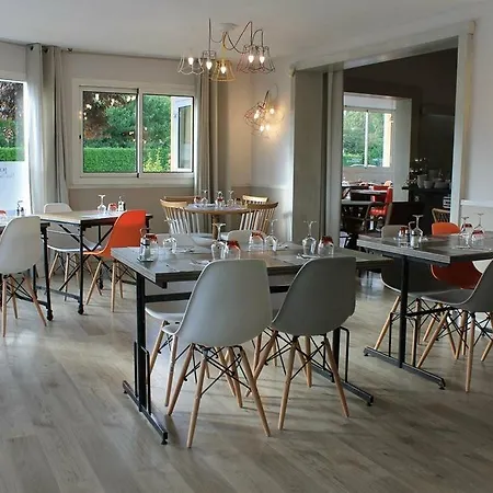 Kyriad Direct Lyon Eurexpo Hotel